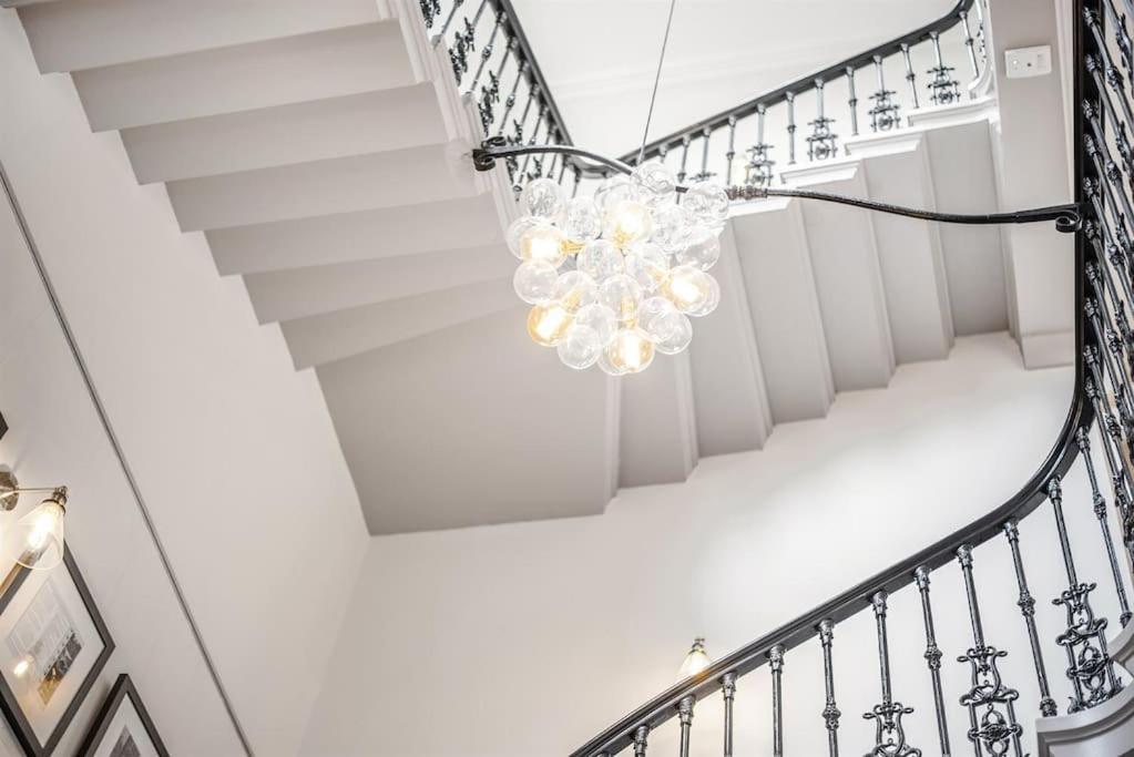Rowntree One - Stunning Apartment- Grade II Listed Йорк Екстериор снимка